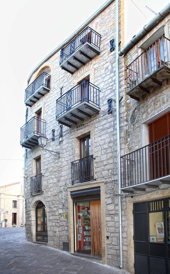 B&B Del Corso Gangi Buitenkant foto